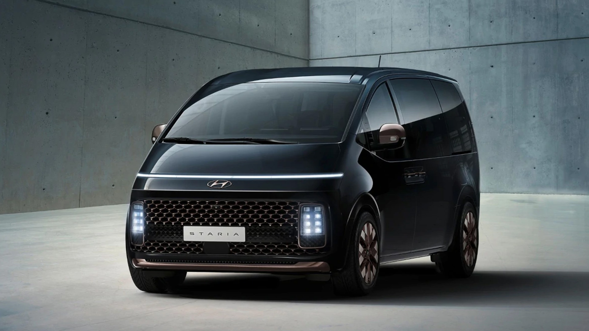 Hyundai Staria 2025 9 Seats